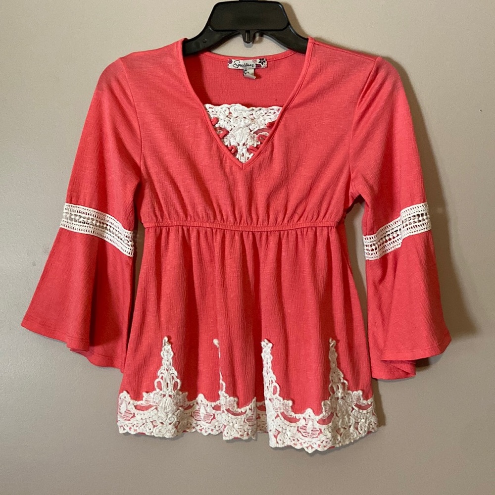 Girls Coral bell sleeve top with crochet trim, size L.